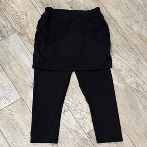 Women’s Black Skirted Leggings Size M